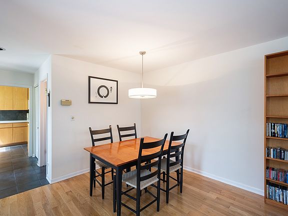 5th image of 1182 S Plymouth Ct APT 2SE