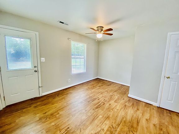 4th image of 967 Avenue J #B