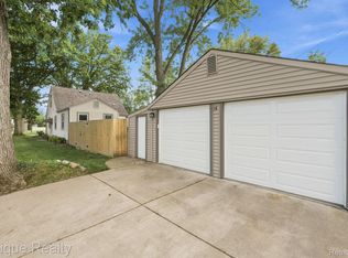 3402 Normandy Rd, Royal Oak, MI 48073