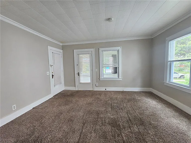 133 McKinley St — Photo 17
