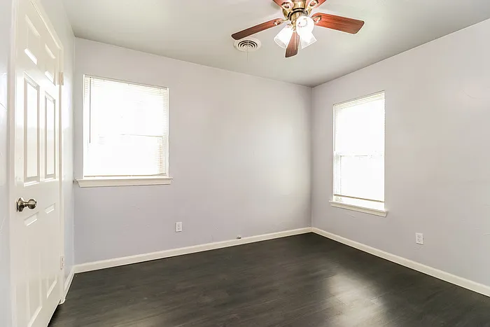 5601 Oak Grove Rd — Photo 9