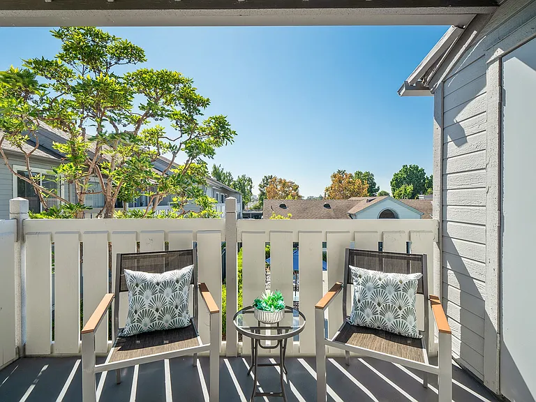 Hampton Pointe — Photo 9