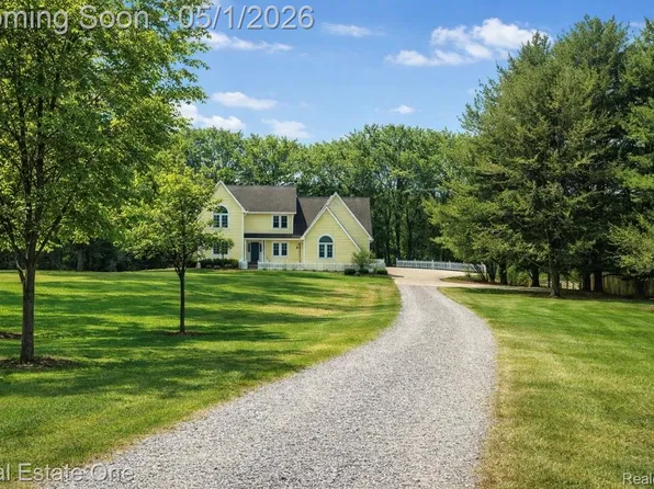 760 E Snell Rd, Rochester, MI 48306