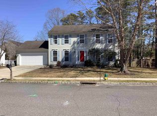 18 Weeping Willow Cir, Egg Harbor Township, NJ 08234