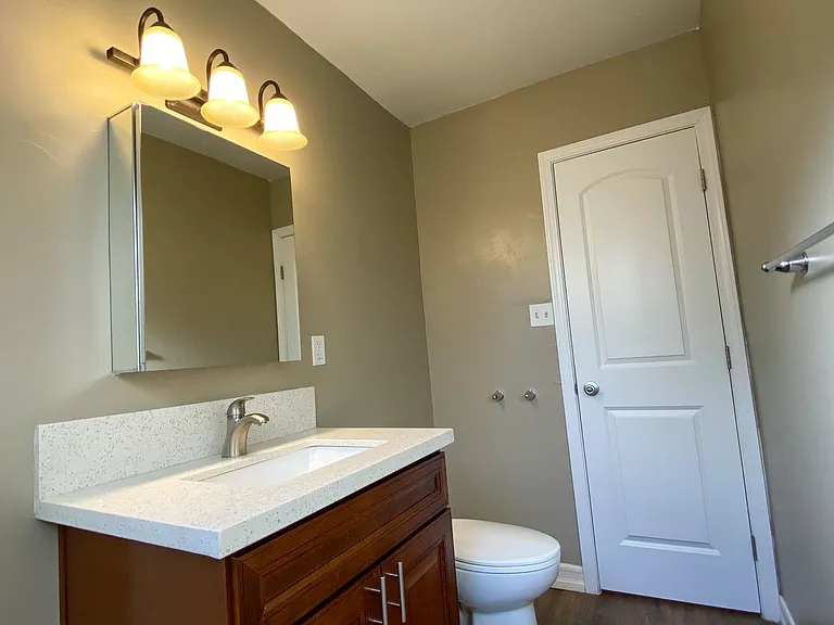 4233 Euclid Ave — Photo 8
