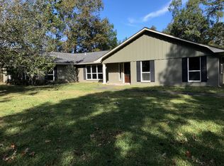 414 Pinemont Dr, Sour Lake, TX 77659