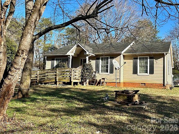 2nd image of 315 Cedar Dr
