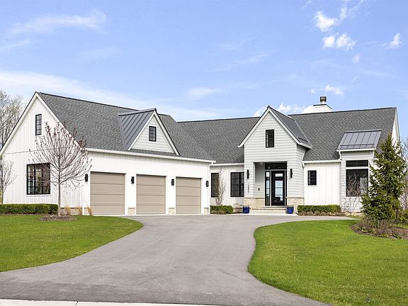 4th image of 15895 Waters Edge Dr