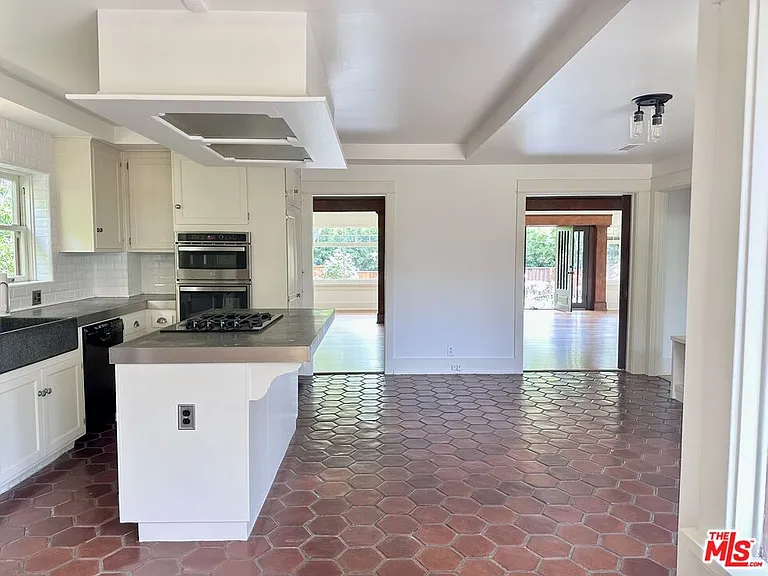 2216 Meade Pl — Photo 48