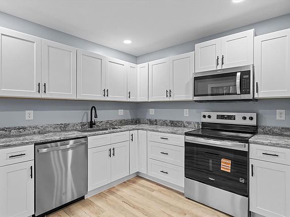 5th image of 307 N Bogle St