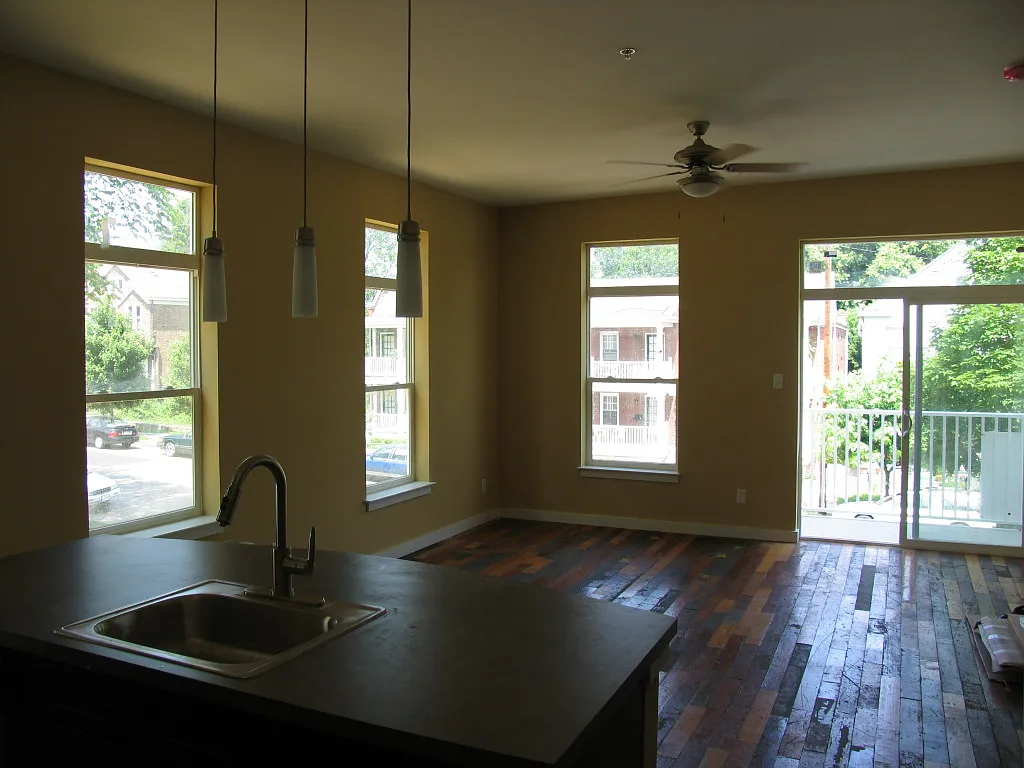 Building Photo - 1000 Porter St #10