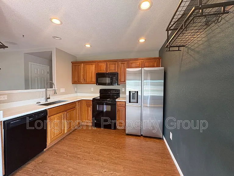10652 Forester Pl — Photo 3