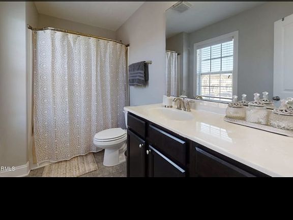 2nd image of 124 Chandler Dr
