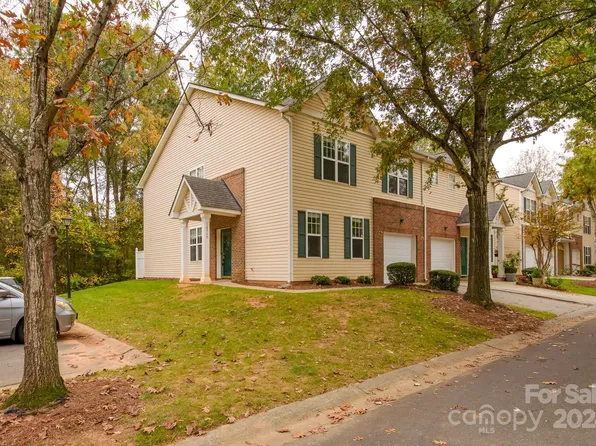 10735 Essex Hall Dr, Charlotte, NC 28277