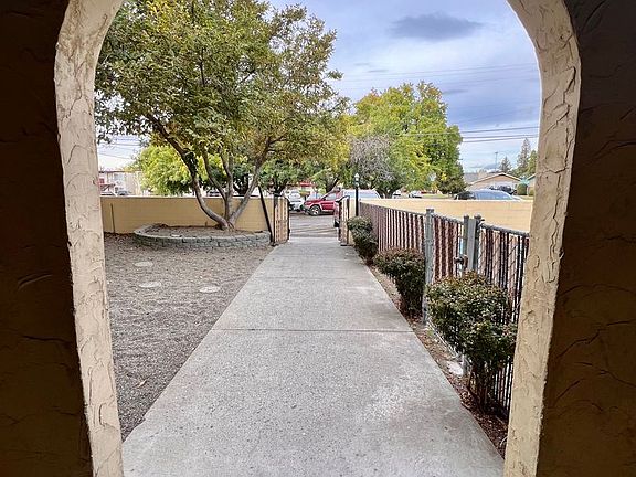 4th image of 703 S 38th Ave APT 4