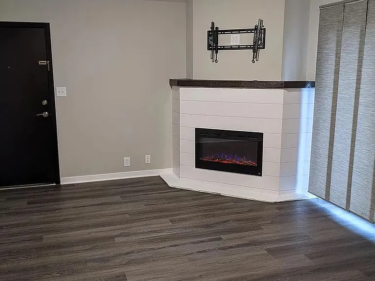 4220 Huntington Ave #1-4 — Photo 3