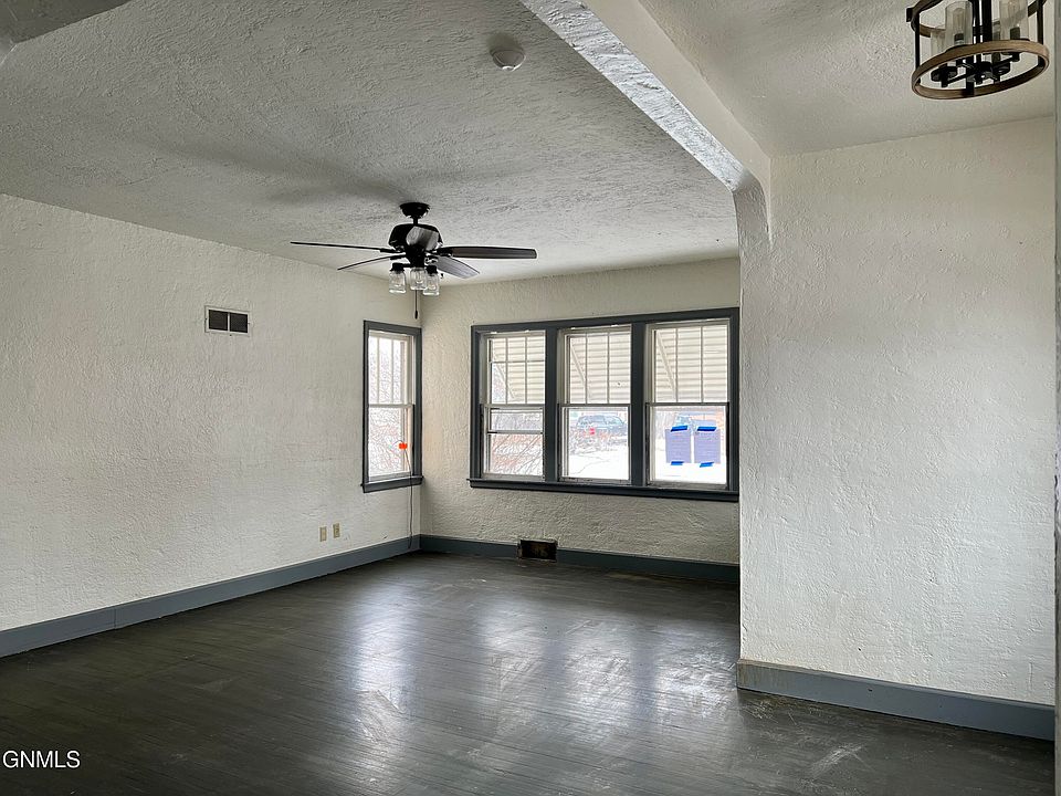 901 3rd Ave W, Williston, ND 58801 Zillow