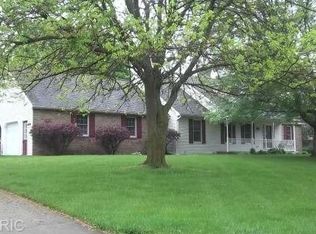 15862 Edgewood Dr, Buchanan, MI 49107