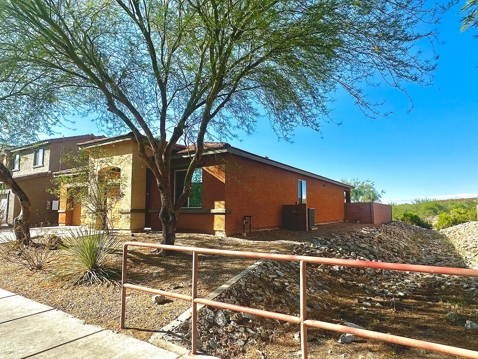 1145 E Madera Grove Ln — Photo 2