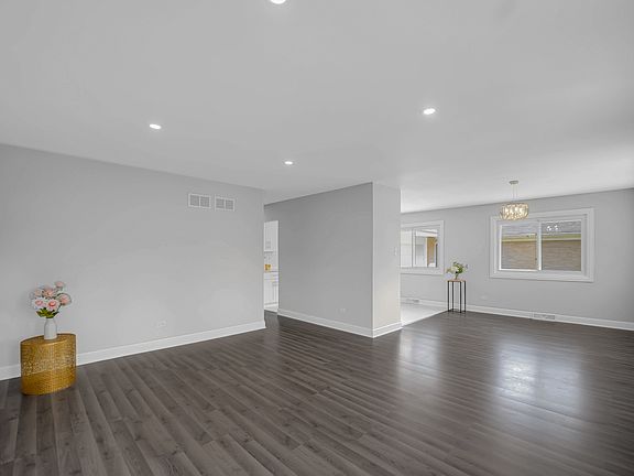 5th image of 527 N Virginia Ave