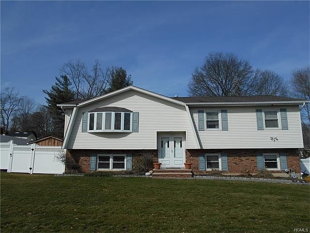 1st image of 4 Hannah Ln