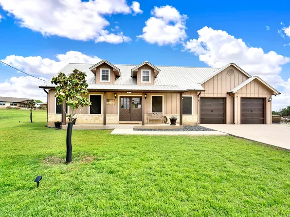 445 Spanish Grant, Bandera, TX 78003