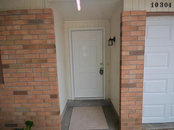 2nd image of 10304 Malaguena Ln NE