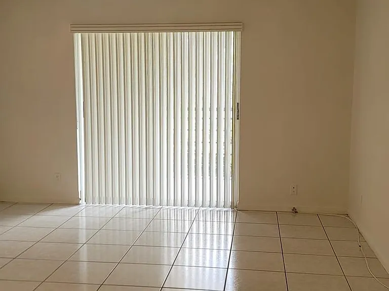 4394 NW 9th Ave #20-3G — Photo 5