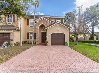 925 SW 152nd Ct, Miami, FL 33194