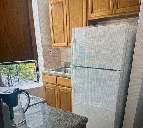 2nd image of 2470 Beaumont Ave APT 2B