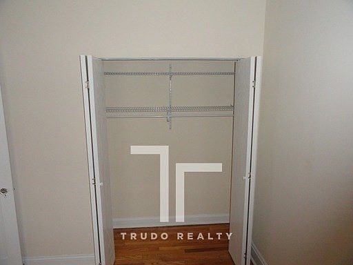 2nd image of 1936 N Sheffield Ave #1