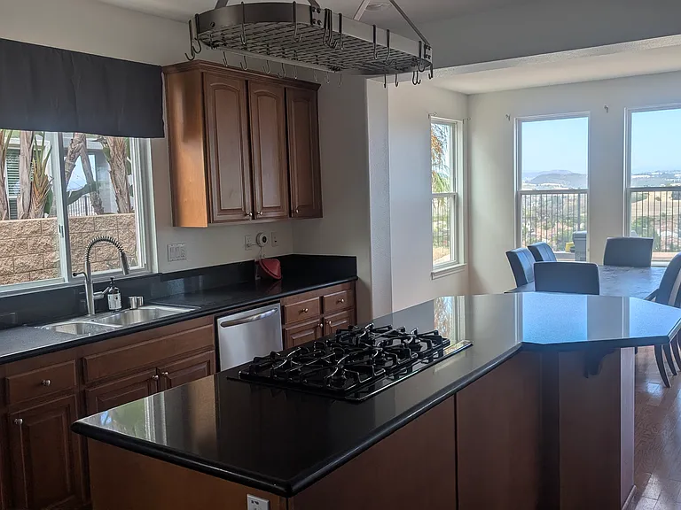 2133 Twain Ave — Photo 10