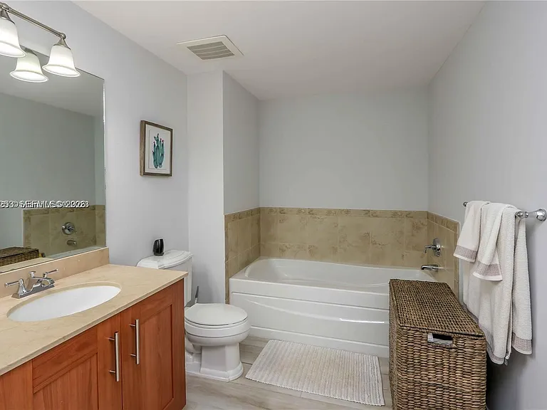 1300 Ponce De Leon Blvd #500 — Photo 10