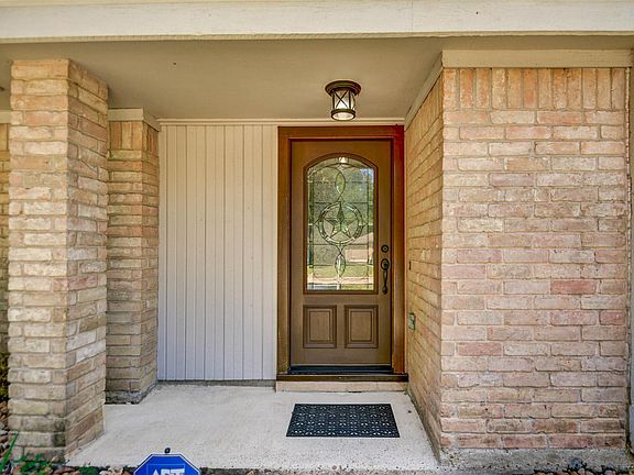4th image of 3726 Glenwood Springs Dr