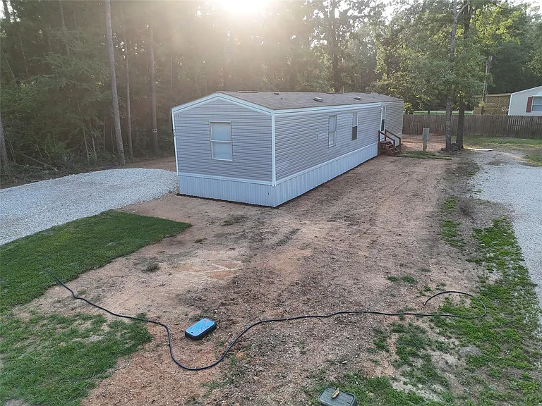 715 Windwood Dr — Photo 19