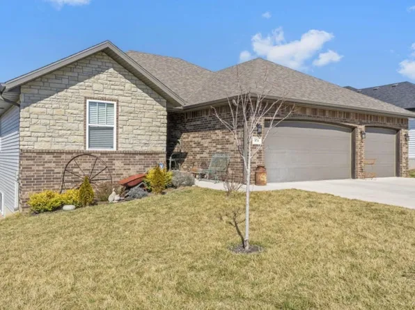 874 E Acacia Ln, Nixa, MO