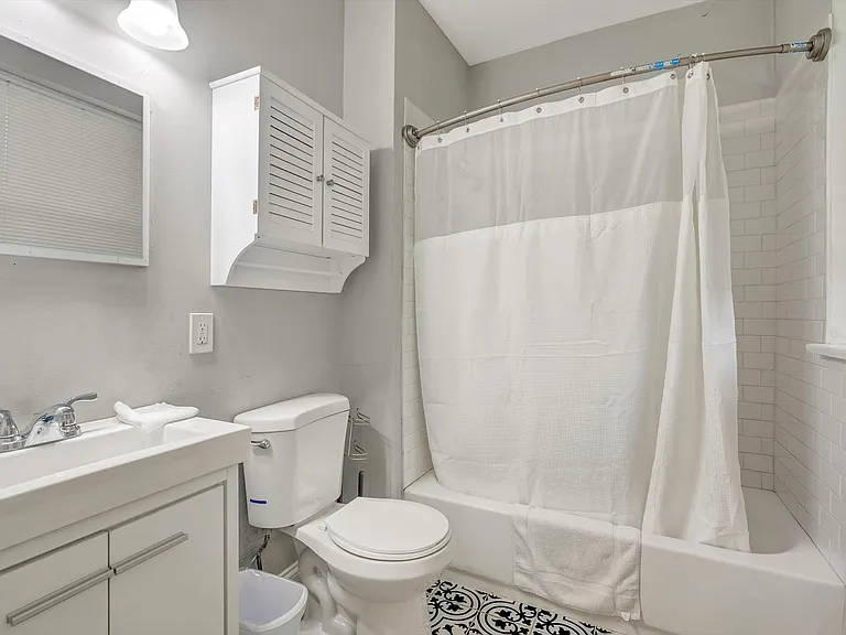 3106 Gurney Ave #1S — Photo 9