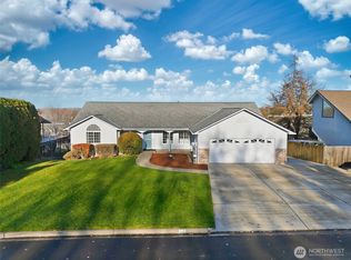 340 SE Highland Park Dr, College Place, WA 99324