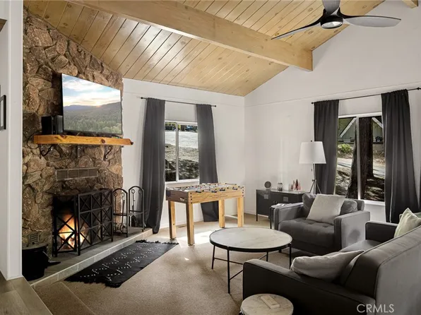31634 Valley View Dr, Running Springs, CA 92382