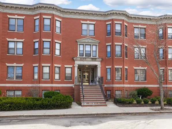 16 Garrison Rd APT 5, Brookline, MA 02445
