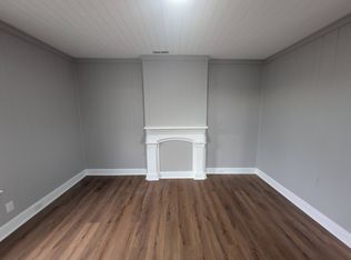 47-47 8th St, Derby, CT 06418