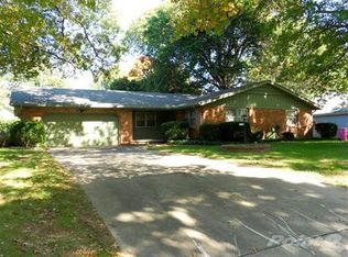 2335 E Wayland St, Springfield, MO 65804