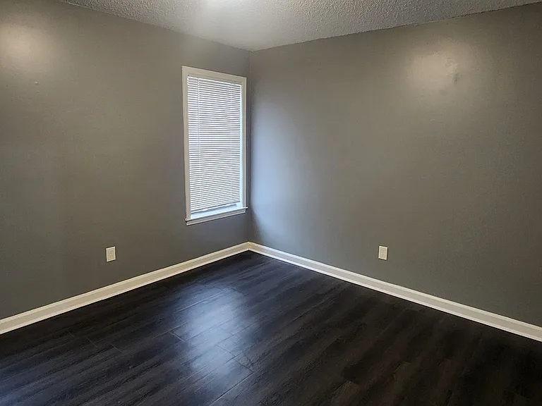 1007 N Roselawn Dr W — Photo 7