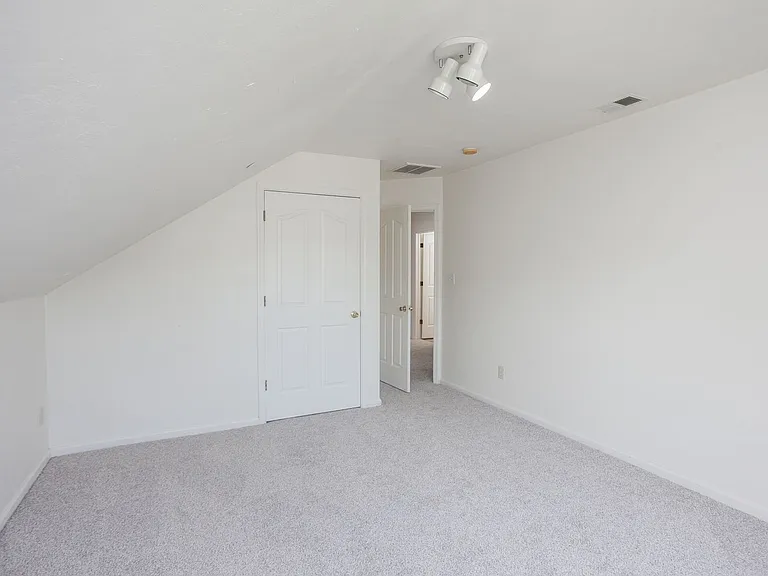 5908 Eagle Point — Photo 7