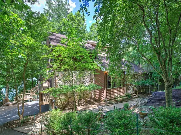 166 Douglas Fir Dr, Waleska, GA 30183