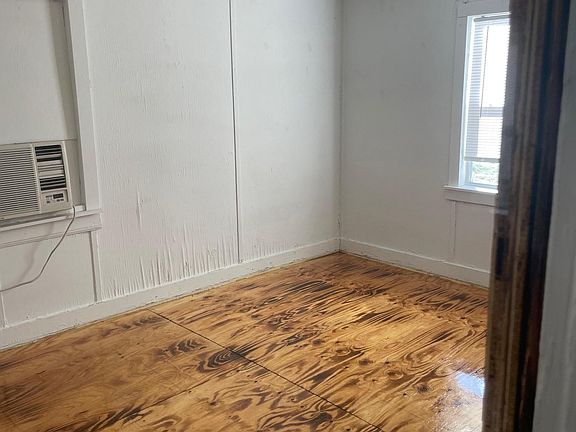 3rd image of 307 E Central Ave