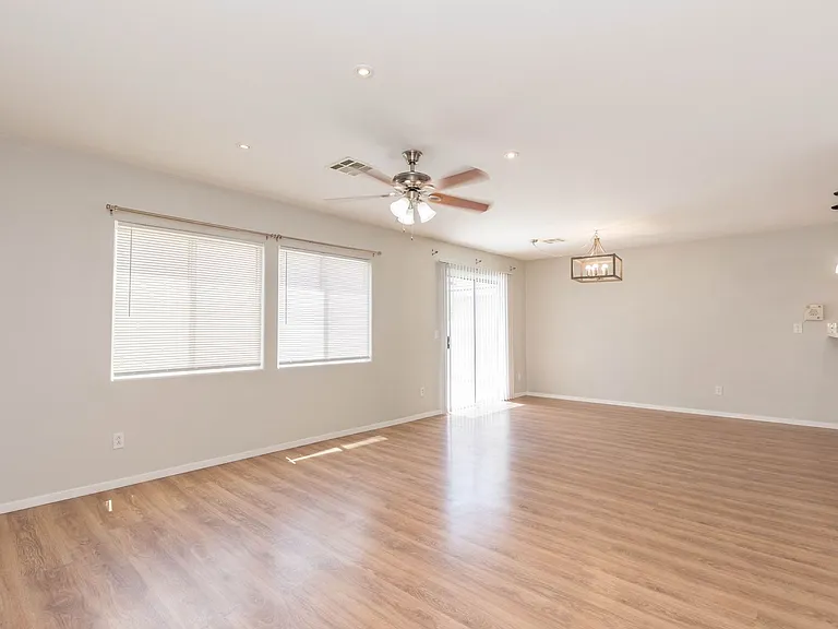 4515 Grotto Ct — Photo 5