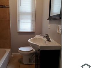 8218 S Coles Ave #1R, Chicago, IL 60617