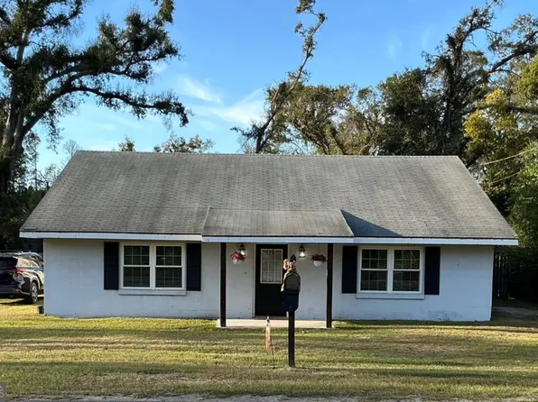 1017 Van Streat Hwy, Nicholls, GA 31554