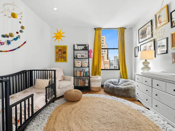 3 Hanover Square image 6 of 8